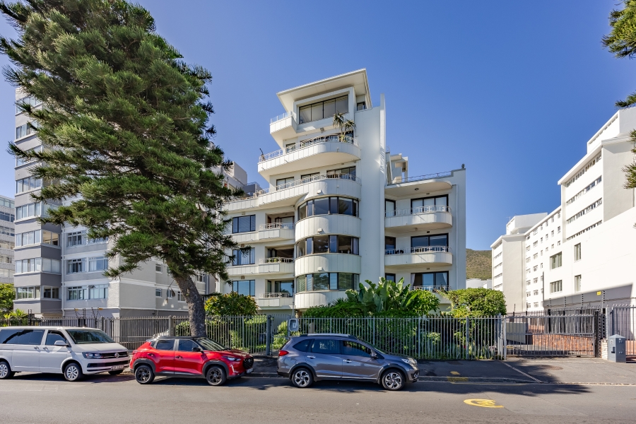 1 Bedroom Property for Sale in Sea Point Western Cape